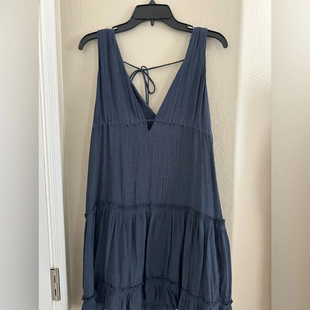 Dress - Picture 2 of 5